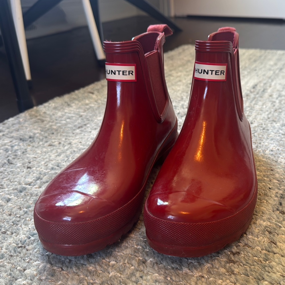 Hunter Red Gloss Chelsea Ankle Rain Booties